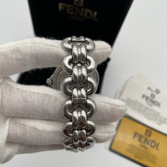 Fendi - Picture 7 of 9